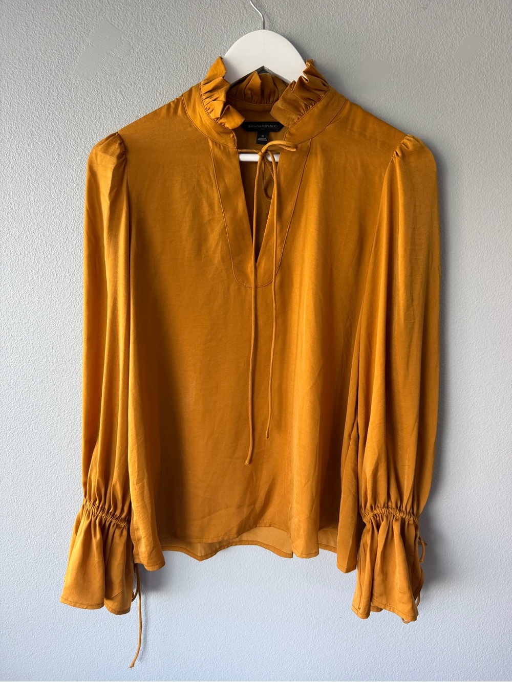 Banana Republic Factory golden satin ruffle neck long sleeve blouse size S